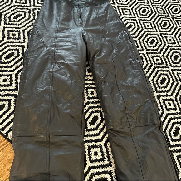 Real Leather Snow Costume - Picture 3 of 16